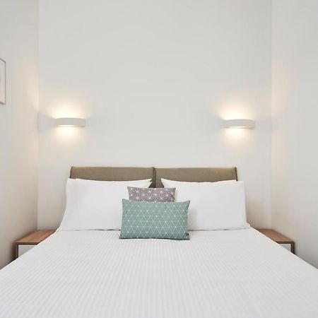 Hilton-Ilisia Park 2Bd Elite Living Apartment Атина Екстериор снимка