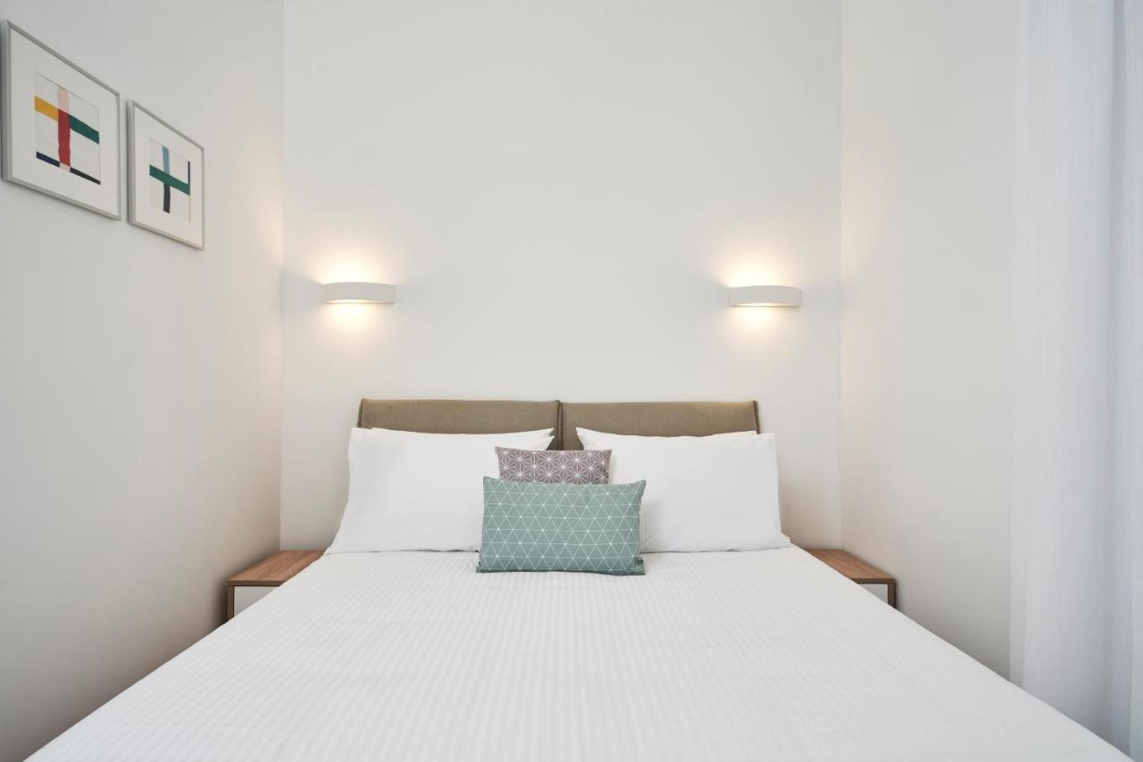 Hilton-Ilisia Park 2Bd Elite Living Apartment Атина Екстериор снимка